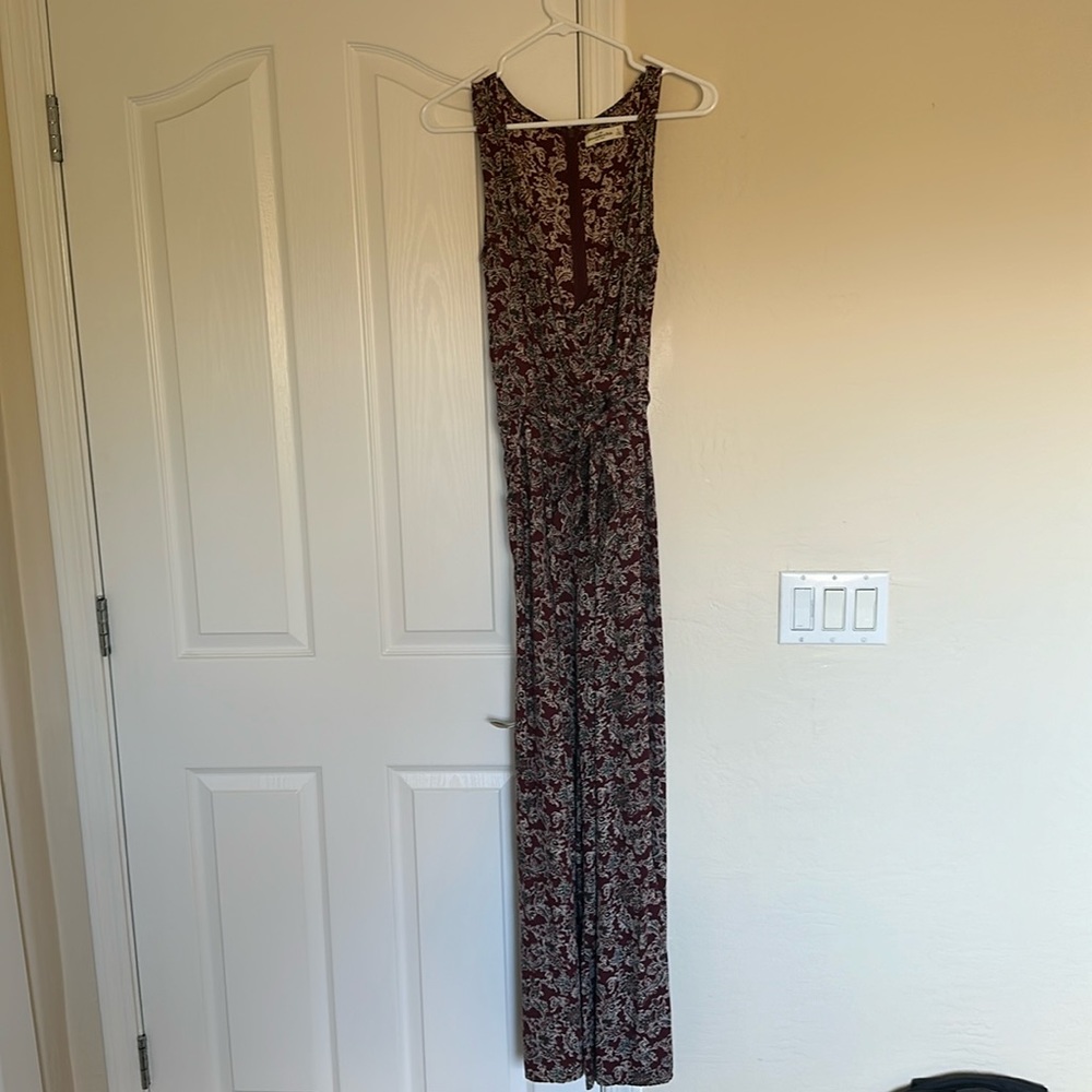 Abercrombie jumpsuit tie waist, v neck